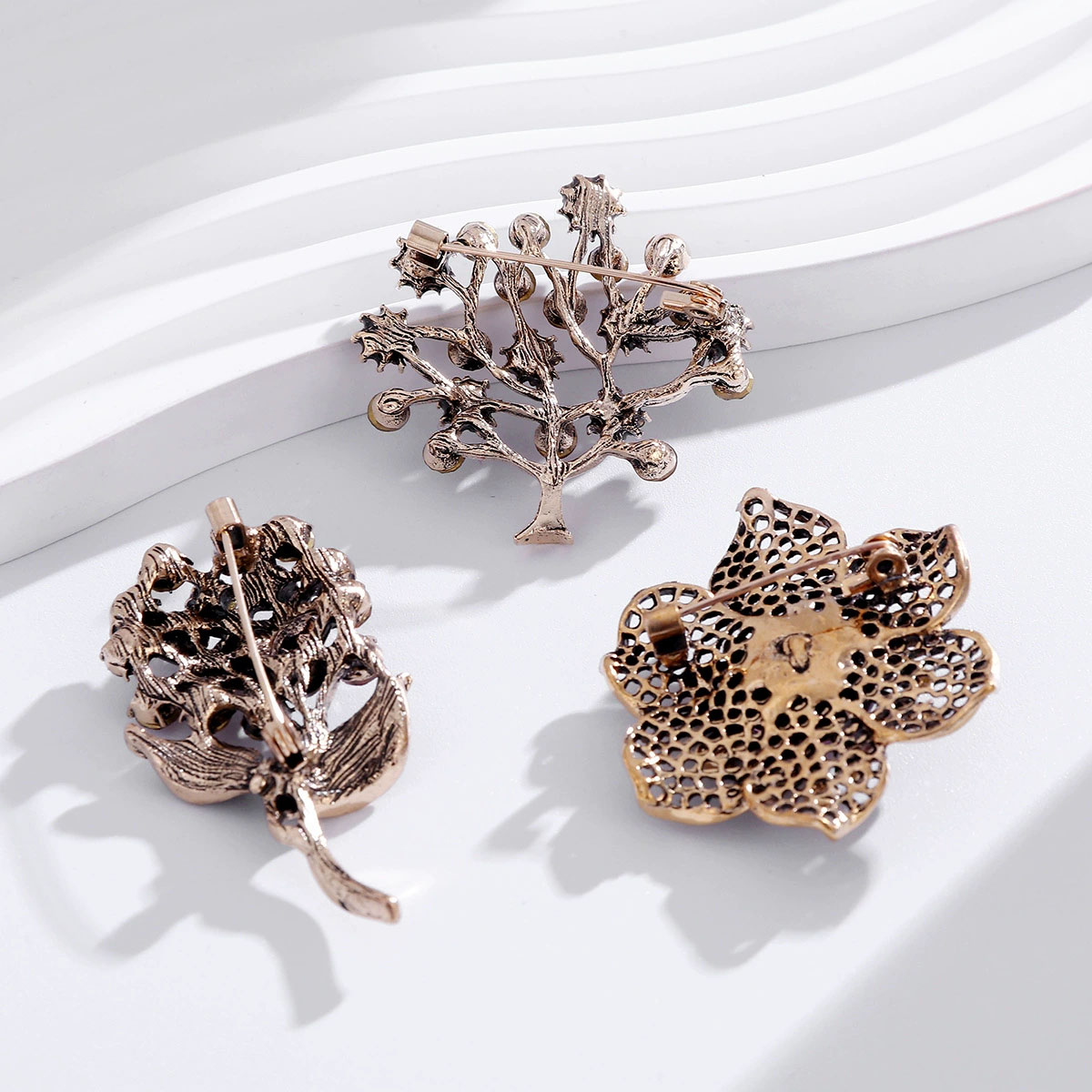 Luxury Crystal Brooch for Wome - Wedding Supply Wholesale ulasan dan harga